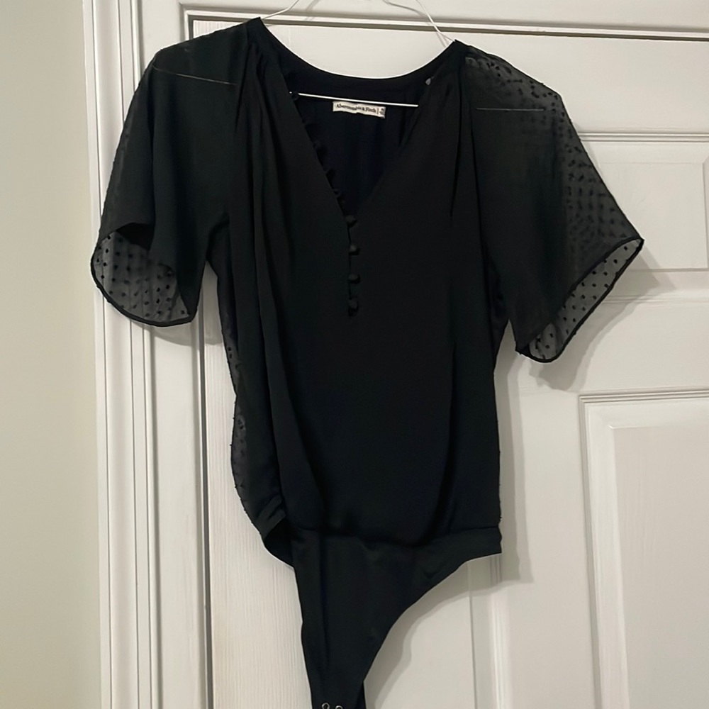 Abercrombie & Fitch Black bodysuit dot with flutter sleeve size medium